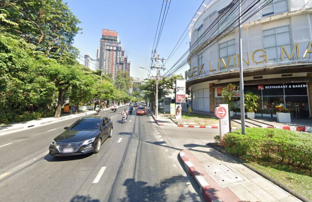 รูป ขายที่ดินพร้อมสิ่งปลูกสร้าง ย่านเอกมัย ทำเลดีถนนกว้าง - รูปที่ 2/4