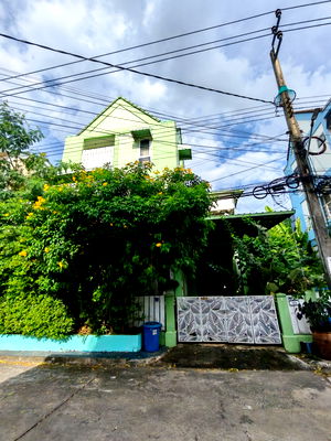 ทาวน์โฮมให้เช่า : 🏡✨ บ้านหรู 3 ชั้น หลังใหญ่ มียิมส่วนตัว! ใกล้สวนหลวง ร.9 – หมู่บ้านแสงอรุณ ซ.28 เฉลิมพระเกียรติ ร.9