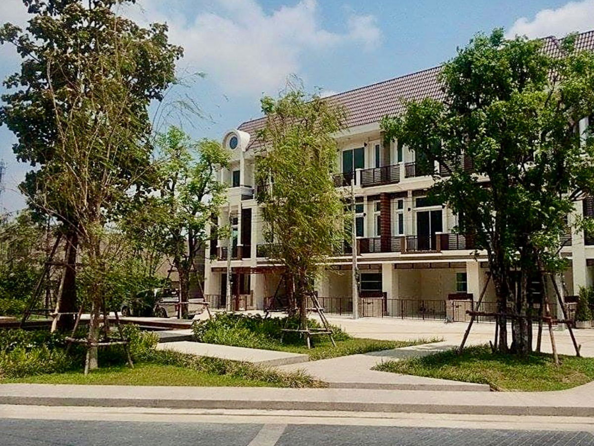 รูป ให้เช่า โฮมออฟฟิศ 4 ชั้น Premium Place เอกมัย–รามอินทรา 2 | พื้นที่ใช้สอยใหญ่ 240 ตร.ม. | จดทะเบียนบริษัทได้ | ทำเลเลียบด่วนเอกมัย–รามอินทรา - รูปที่ 1/17