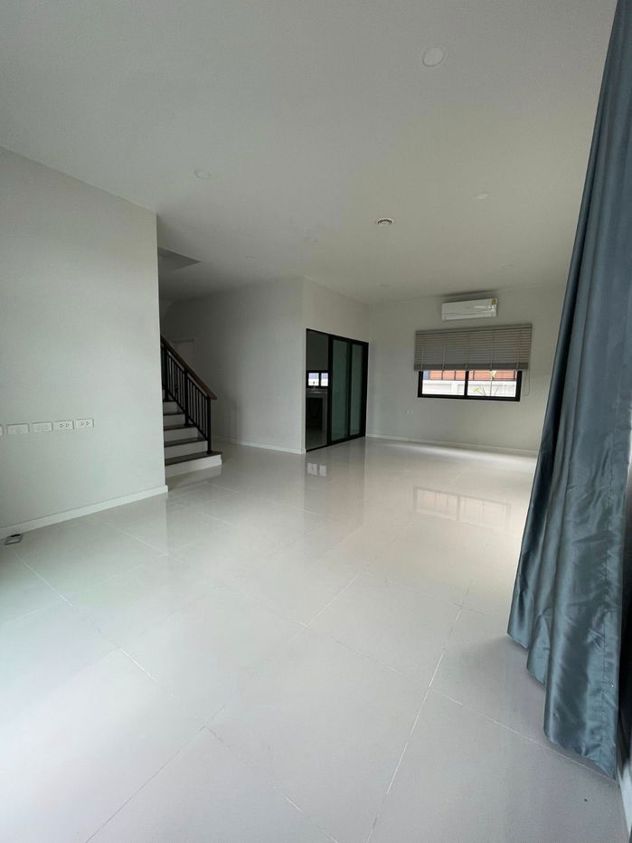 รูป ให้เช่า บ้านเดี่ยวรีโนเวทใหม่ สไตล์ Modern British  “แกรนด์บริทาเนีย วงแหวน–รามอินทรา” จาก Goldenland - รูปที่ 2/11