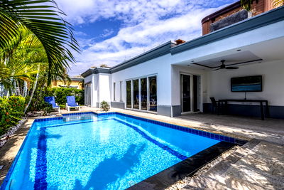 เช่าบ้านเดี่ยว ชลบุรี : 🏡 บ้านหรูให้เช่า | สยาม รอยัล วิว พัทยา | ทำเลทองบนเนินเขา | เขาตาโล | เฟอร์นิเจอร์ครบชุด