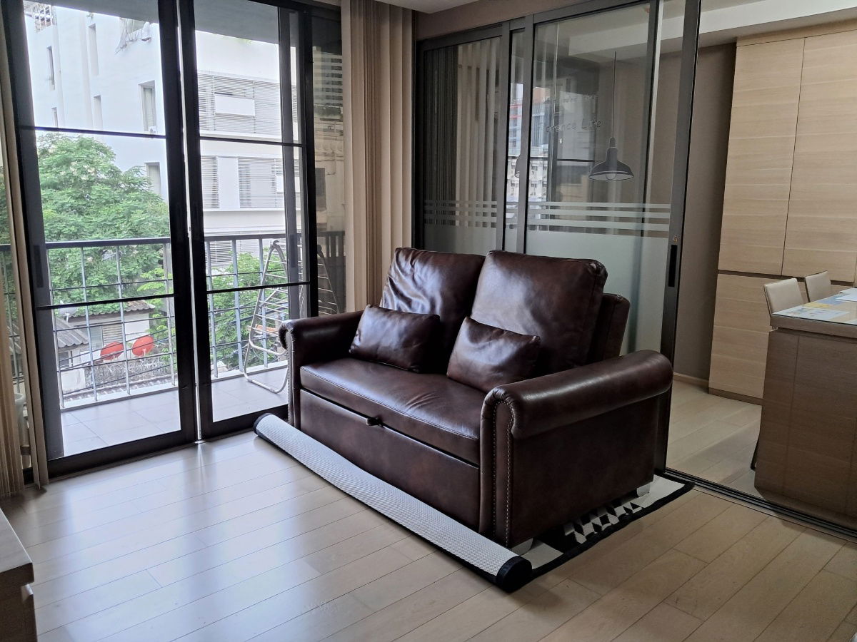 รูป 🏙✨ ให้เช่า (For Rent) – KLASS Silom Condo 🚇เพียง 300 เมตรจาก BTS ช่องนนทรี 🚆• 28,000 บาท/เดือน 📋 รหัสทรัพย์: RS3086 - รูปที่ 1/12