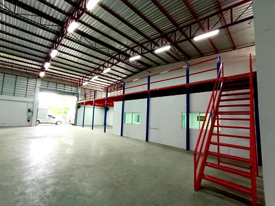 โรงงานให้เช่า : HR2953ให้เช่าโกดังขนาด 300 ตรม.ย่านลาดกระบัง ติดถนนเลียบมอเตอร์เวย์ ใกล้สนามบินสุวรรณภูมิ    