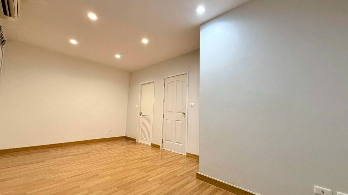 รูป ขาย ซื้อ บ้านทาวน์โฮม TownNexts อ่อนนุช-พระราม9 บ้านสวย ราคาถูก สนใจ Line: @951qfbfi - รูปที่ 11/19