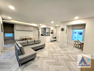 Houses for rent เสาชิงช้า : 🔼🔽 AccomA 📩 Pet friendly 4 BR House @ (AA39411)