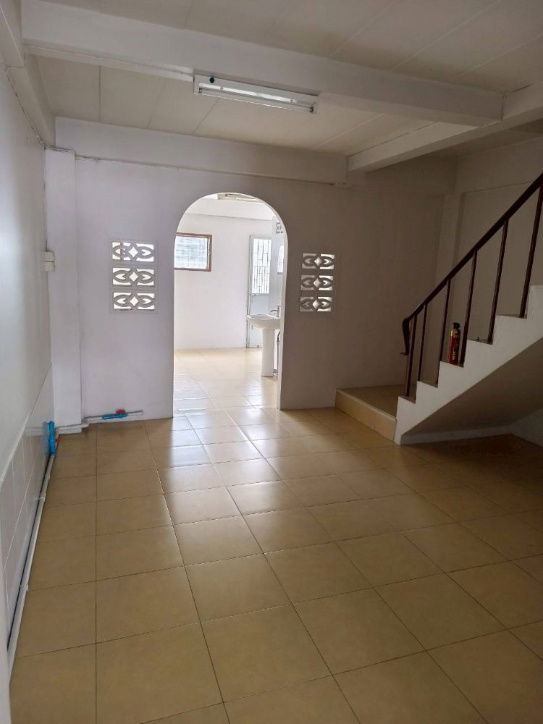 รูป ขายอาคารพาณิชย์ 4 ชั้นครึ่ง ซ.เอกชัย 69 บางบอน พร้อมเข้าอยู่ ทำเลดี เดินทางสะดวกใกล้เซ็นทรัล พระราม 2 - รูปที่ 3/12