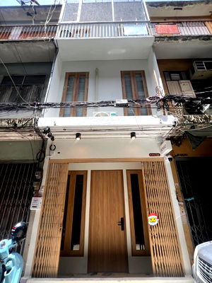 เช่าอาคารพาณิชย์ ถนนเพชรบุรี กรุงเทพฯ : 🏙️ ให้เช่าตึกแถวรีโนเวทใหม่ ใจกลางราชเทวี ซอยเฉลิมหล้า เพียง 5 นาทีจาก BTS ราชเทวี 🚆