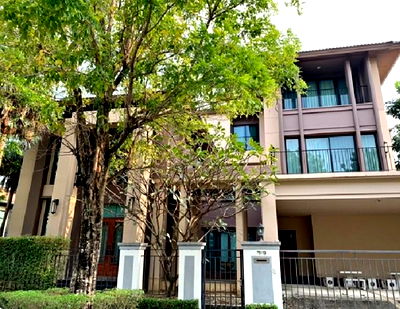 เช่าบ้านเดี่ยว ถนนรามอินทรา : ให้เช่าบ้านเดี่ยว 3 ชั้น หลังใหญ่ หมู่บ้าน แกรนด์บางกอก บูเลอวาร์ด รัชดา - รามอินทรา 2 / เฟอร์นิเจอร์ครบ / อยู่อาศัย Chinese Welcome