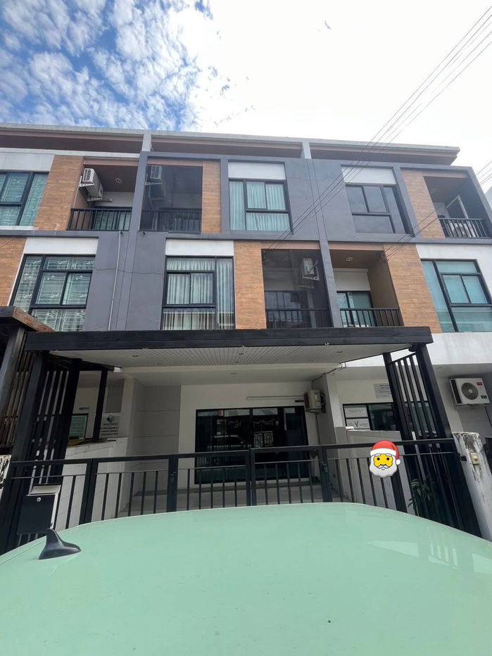 รูป 🏡✨ให้เช่า ทาวน์โฮม 3 ชั้น โครงการ ทรีโอ ร่มเกล้า 2 ห้องนอน 3 ห้องน้ำ บ้านสวยสภาพดี พร้อมอยู่เหมาะอยู่อาศัยหรือทำโฮมออฟฟิศ - รูปที่ 1/14