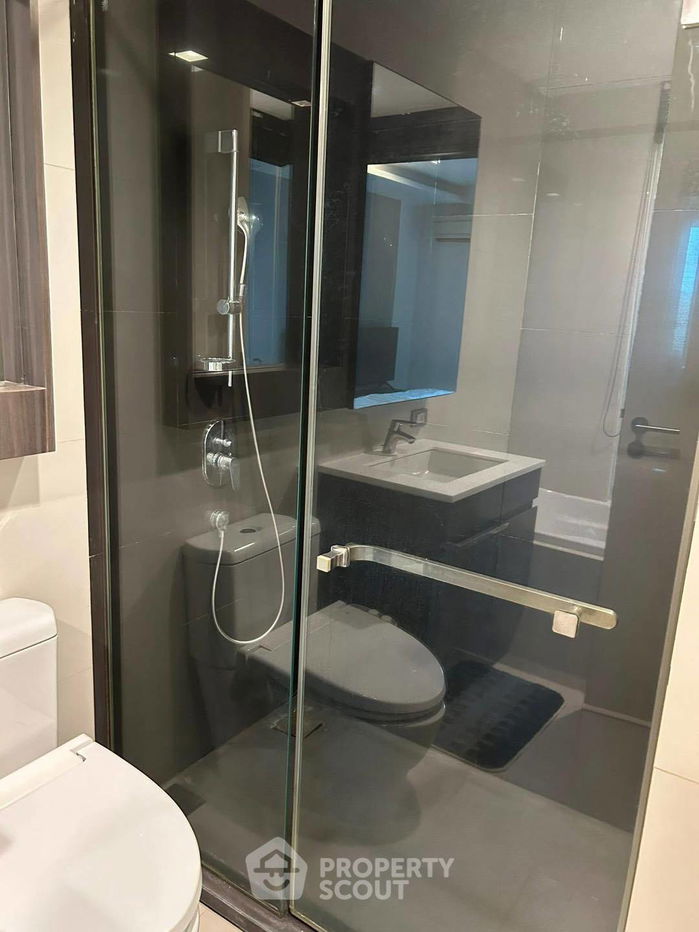 picture 1-BR Condo at Via 49 near BTS Phrom Phong (ID 2393557) - 15/19