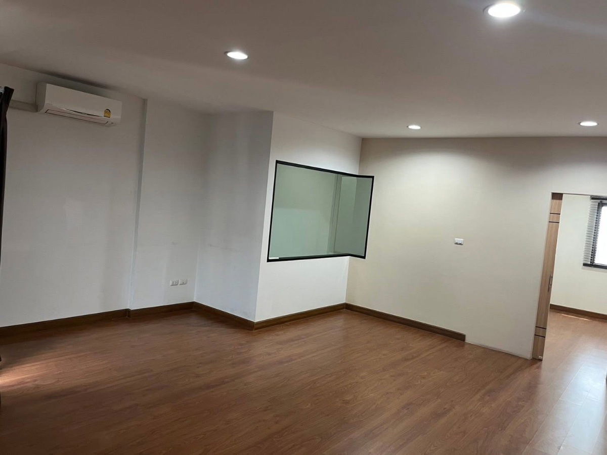 รูป 🏡✨ให้เช่า ทาวน์โฮม 3 ชั้น โครงการ ทรีโอ ร่มเกล้า 2 ห้องนอน 3 ห้องน้ำ บ้านสวยสภาพดี พร้อมอยู่เหมาะอยู่อาศัยหรือทำโฮมออฟฟิศ - รูปที่ 7/14