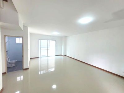 เช่าทาวน์โฮม ลำลูกกา ปทุมธานี : ให้เช่า บ้านเดอะทรัสต์ ทาวน์ วงแหวน ลําลูกกา คลอง 5