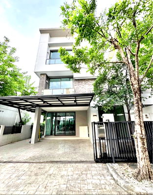 บ้านแฝดให้เช่า : ให้เช่าบ้านกลางเมือง คลาสเซ่ เอกมัย-รามอินทรา (Baan Klang Muang Classe Ekkamai-Ramintra) อยู่ถนนสุคนธสวัสดิ์ 19