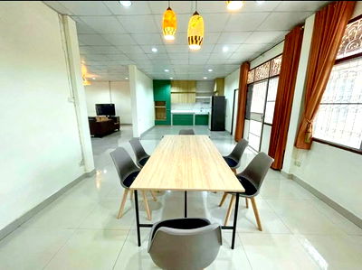 เช่าบ้านเดี่ยว MRT จรัญฯ 13 : ตลาดท่าพระ 600 ม. MRTท่าพระ 500ม. ให้เช่าบ้านเดี่ยว 2 ชั้นหลังใหญ่ หรูหรา 90 ตร.วา. 290 ตร.ม.5นอน รร.นานาชาติบลูมมิ่งบัด 1.5 กม. 4 น้ำ