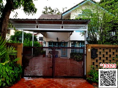 Houses for rent Ramkhamhaeng Road : For rent: 2-storey detached house, Sammakorn Village, Ramkhamhaeng 112, 3 bedrooms, ready to move in.