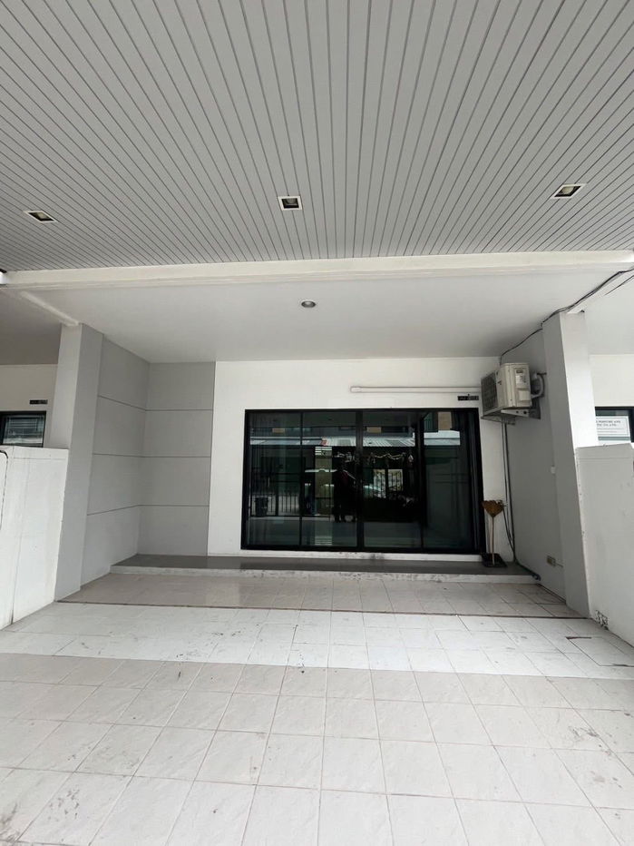 รูป 🏡✨ให้เช่า ทาวน์โฮม 3 ชั้น โครงการ ทรีโอ ร่มเกล้า 2 ห้องนอน 3 ห้องน้ำ บ้านสวยสภาพดี พร้อมอยู่เหมาะอยู่อาศัยหรือทำโฮมออฟฟิศ - รูปที่ 2/14