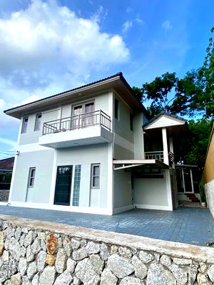 เช่าบ้านเดี่ยว นิคมมาบตาพุด :  ให้เช่าบ้านเดี่ยว 2 ชั้น หลังโรงเรียนบ้านฉางกาญจนกุลวิทยา  บ้านฉาง

