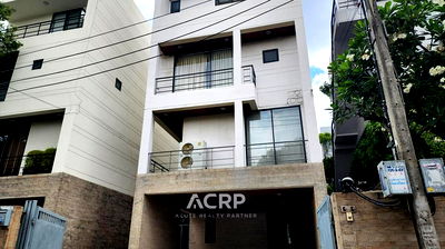 บ้านเดี่ยว ซอยอารีย์ : ขายบ้านเดี่ยว 3.5 ชั้น พร้อมสระว่ายน้ำส่วนตัว ใจกลางอารีย์ ถนนพหลโยธิน ใกล้พระราม 6