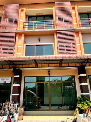 อาคารพาณิชย์ รังสิต-นครนายก 4 : ขายอาคารพาณิชย์ ซ.เปียนนท์ ลำลูกกา สภาพดี 2.49 ล้าน