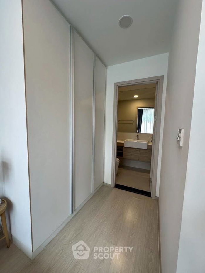 picture Studio Condo at Noble Ambience Sukhumvit 42 near BTS Ekkamai (ID 2383130) - 10/12