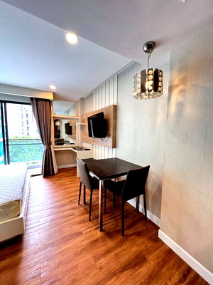 เช่าคอนโด ถนนจอมเทียนสาย 2 : ให้เช่าคอนโด ดุสิต แกรนด์ ปาร์ค พัทยา สตูดิโอ 8,500 บาท เฟอร์นิเจอร์ครบ 