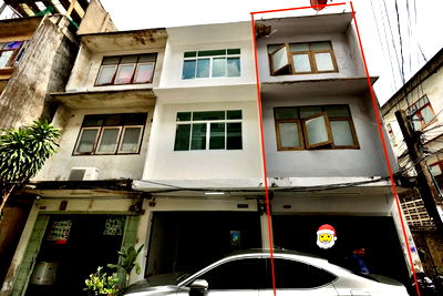 เช่าอาคารพาณิชย์ ถนนสีลม : 🏡✨ ให้เช่าทาวน์เฮ้าส์ 4 ชั้น พร้อมดาดฟ้า รีโนเวทใหม่ทั้งหลัง ซอย สาทร 11 แยก 3 2–4 ห้องนอนได้ 3 ห้องน้ำ