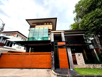 Houses for rent Crystal Design Center : FFor rent Luxury Modern Style  📍 Grand Bangkok Boulevard 