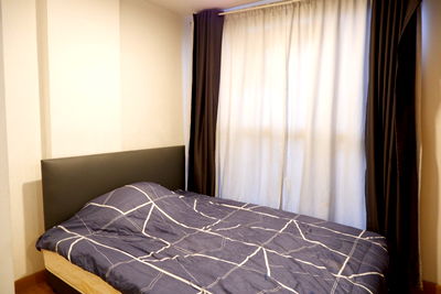 Condos for rent : 🔑 Pay less, live comfortably‼️ Condo in a great location, close to plenty of food, very convenient to travel. J Condo Rama 2, near Central Rama 2.