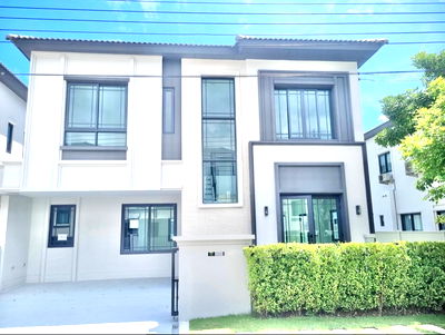 บ้านแฝดให้เช่า : ให้เช่าบ้านพลีโน่ สุขุมวิท-บางนา (Pleno Sukhumvit-Bangna)  อยู่ถนนบัวนครินทร์ ใกล้เมกา บางนา 