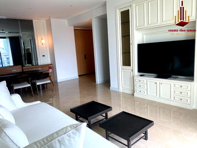 Condos for sale รพ.เซนต์หลุยส์ : ✨ For Sale: Sindhorn Residences Condo ✨  💰 Only 36,000,000 THB