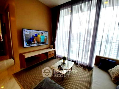 คอนโดให้เช่า : คอนโด 2-ห้องนอน ที่ ไฮด์ สุขุมวิท11 ใกล้ BTS นานา (ID 2393729)