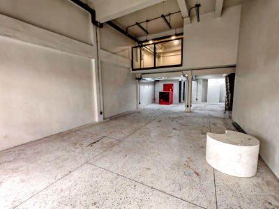 Shophouses for rent Sampeng Market : Near MRT Wat Mangkon station, shophouse for rent in Yaowarat, Samphanthawong, separate floor for rent, 1st floor, size 160 sq m.