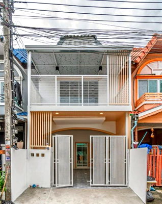 ขายทาวน์โฮม : ขายทาวน์เฮ้าส์ หมู่บ้านมนวดี ซอยวัดลาดปลาดุก  พื้นที่ 16 ตารางวา  3 ห้องนอน 2 ห้องน้ำ ตกแต่งพร้อมอยู่