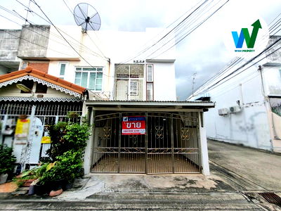 Townhouses for sale Soi On Nut (Sukhumvit 77) : For Sale Townhouse Soi On Nut 50 Sukhumvit 77 Close to BTS Onnut Station