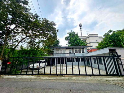 Houses for rent Kasem Bundit Phatthanakan University  : Single house for rent on Sukhumvit 71 (SPSAD3502)