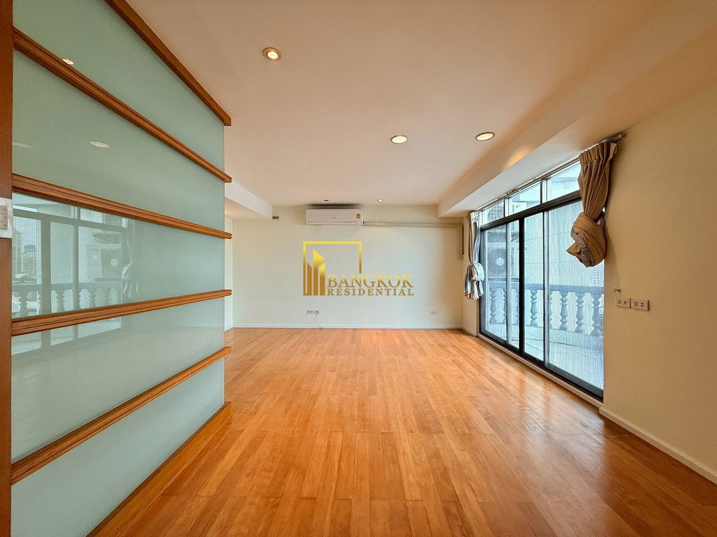 picture Royal Castle - Spacious 3 Bed Duplex Condo in Phrom Phong - BR4257CD - 17/41
