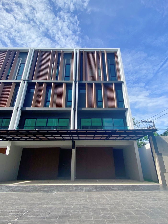 รูป ขายทาวน์โฮม 3ชั้นครึ่ง เพดานห้องนั่งเล่นสูง 6 ม. มีสวนหลังบ้าน “ออเธน ลาดพร้าว-นาคนิวาส” เขตลาดพร้าว กรุงเทพ - รูปที่ 7/7