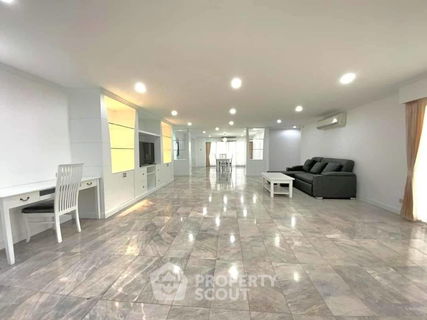 รูปภาพ 3-BR Condo at Regent On The Park 3 Condominium near MRT Phetchaburi (ID 1503076)