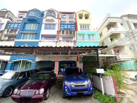 อาคารพาณิชย์ สำหรับขาย - คลองจั่น เขตบางกะปิ กรุงเทพมหานคร