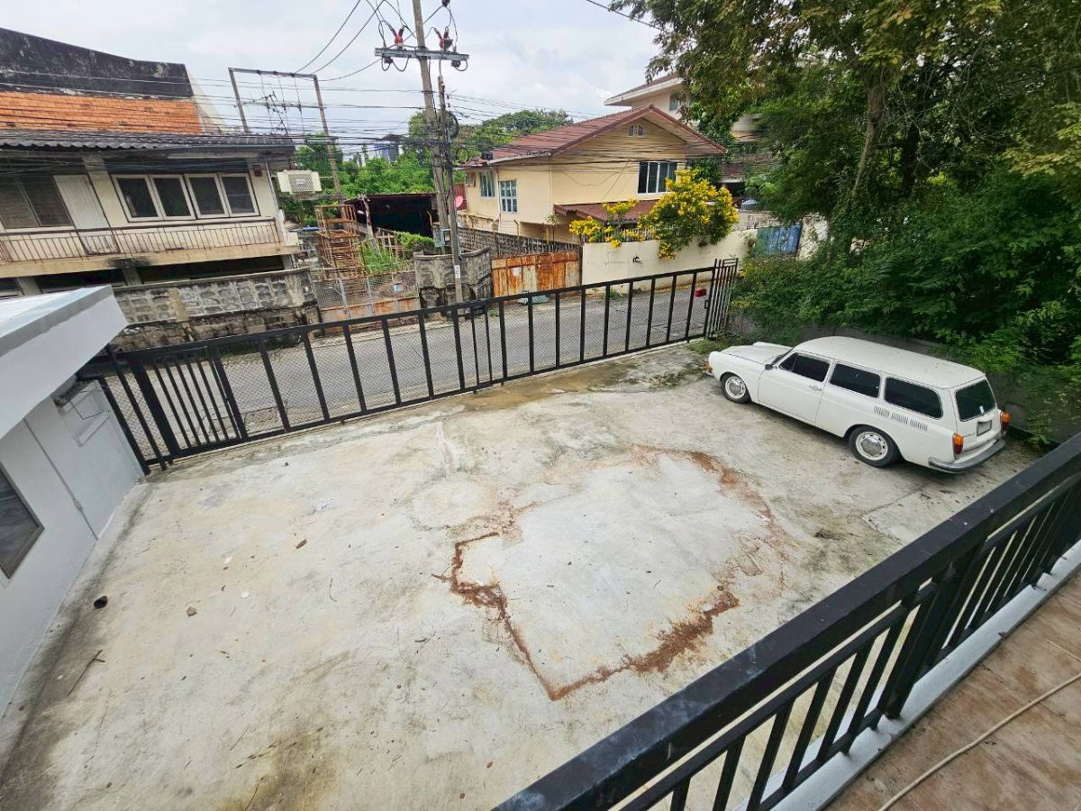 picture Single house for rent on Sukhumvit 71 (SPSAD3502) - 12/23