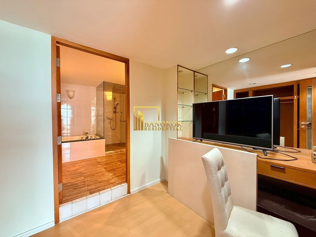 picture Royal Castle - Spacious 3 Bed Duplex Condo in Phrom Phong - BR4257CD - 20/41