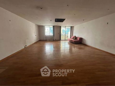 2-BR Condo at Las Colinas near BTS Asok (ID 2396358)