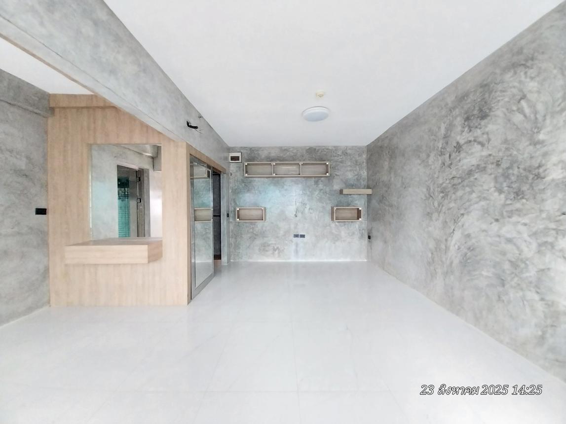 picture CONDO Studio, 95.12 Square Wah for sale at CONDO for sale Bang Kapi Huai Khwang Bangkok - 23/32