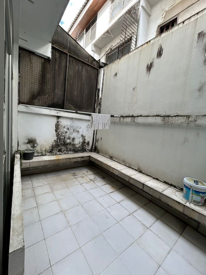 รูป ขายด่วน ทาวน์โฮม 3.5 ชั้น หมู่บ้าน ทาวน์อินทาวน์ ถนนศรีวรา, เนื้อที่ 26.6 ตรว. พื้นที่ใช้สอย 320 ตรม. - รูปที่ 11/12