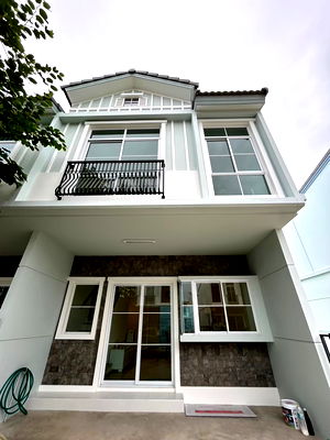 โฮมออฟฟิศให้เช่า : Townhome for rent at Villaggio 2 Srinakarin-Bangna (SPSAD3559)