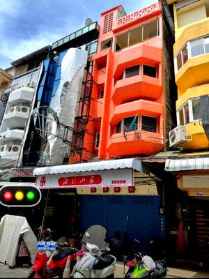 อาคารพาณิชย์ ชลบุรี : ขายตึกพาณิชย์ใกล้ walking streetมี 4 ชั้น19 ตารางวา