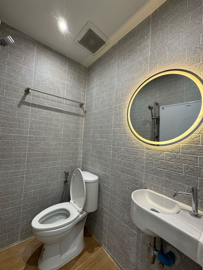 picture S782 [For Sale] Newly renovated townhouse, minimalist style, Chok Chai Si 💰 Price only 3.95 million baht 🚆 Chok Chai Si Station - 3/20