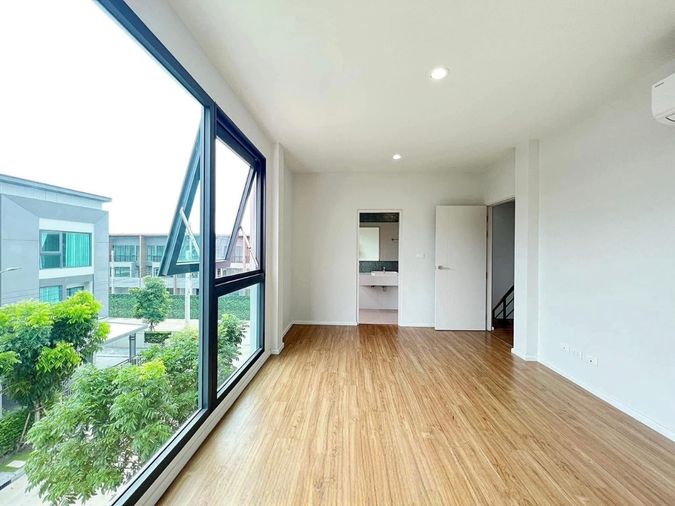 4-bed townhouse for rent, 222 sqm, 41.6 sq wah, Baan Klang Muang The Edition Sathorn - Suksawat