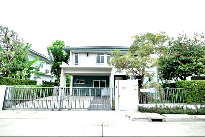 บ้านเดี่ยวให้เช่า : มัณฑนา บางนา-วงแหวน (Mantana Bangna-Wongwaen) อยู่ในซอยรามคำแหง 2 ใกล้เมกา บางนา