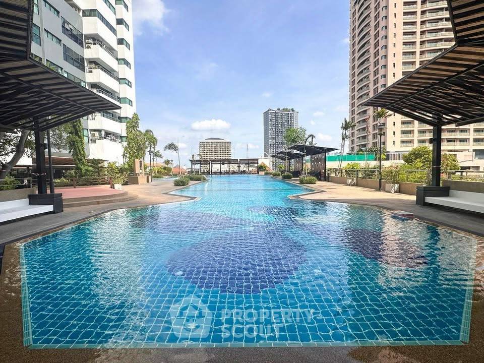 picture 1-BR Condo at Sathorn Gardens near MRT Si Lom (ID 2400924) - 15/16